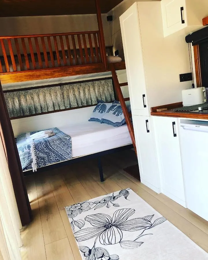 הוילה פאטהיה Tiny House Kayakoey Nar בקתה