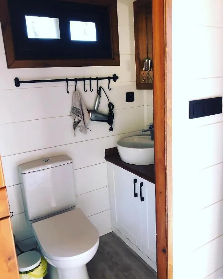 הוילה פאטהיה Tiny House Kayakoey Nar בקתה